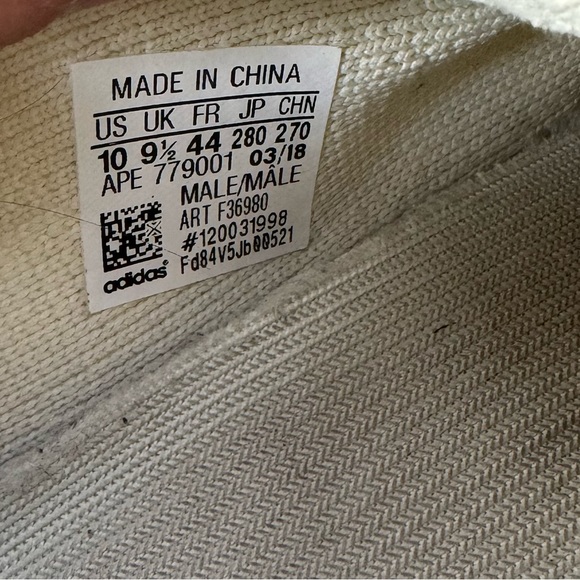 Adidas Yeezy 350 v2 Butters - Picture 3 of 5